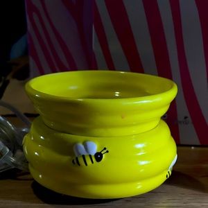 Bumblebee simmering pot